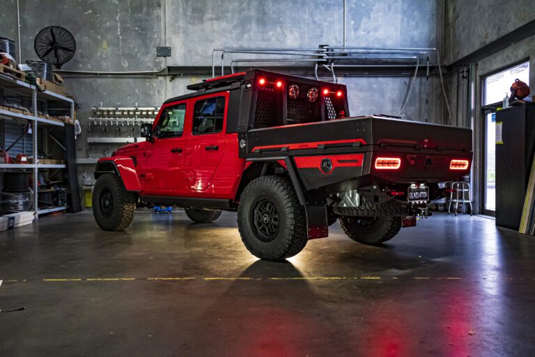 Read more about the article Jeep Gladiator with new Phoenix Tray