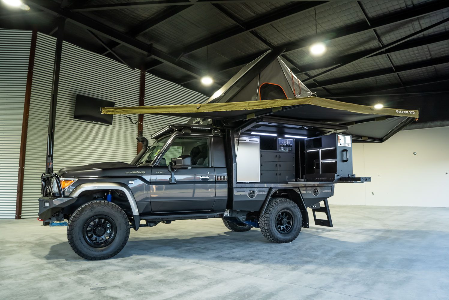 Read more about the article Toyota Landcruiser 79 Series & GTU Canopy